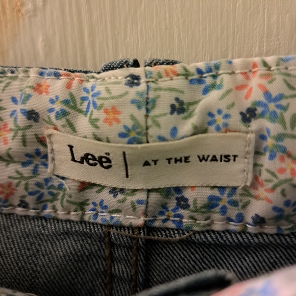 Lee At The Waist Capris - Picture 8 of 14